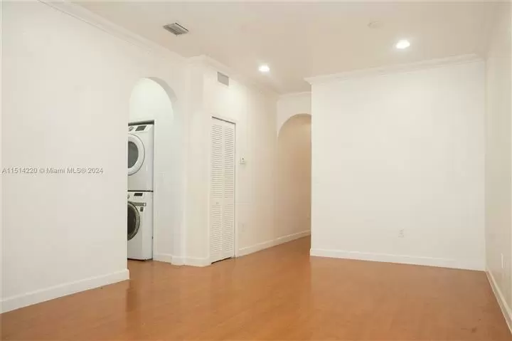 $2350 : Miami Lakes image 2
