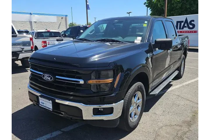$39000 : Ford F-150 2024 4x4 XLT 4dr image 1