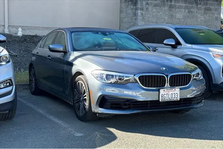 $20990 : BMW 5 Series 2019 530e iPerf image 3
