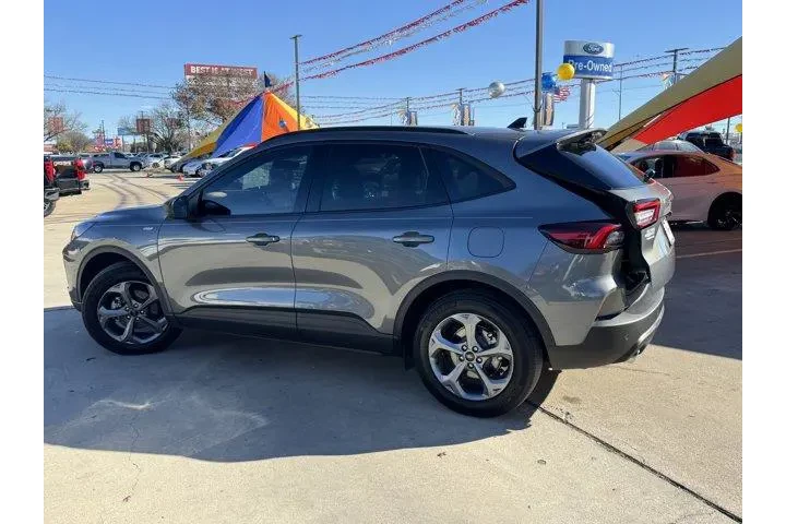 $25529 : Ford Escape 2025 ST-Line 4dr image 10