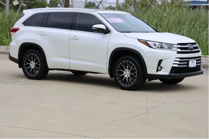 $19640 : Toyota Highlander 2018 Limit image 1
