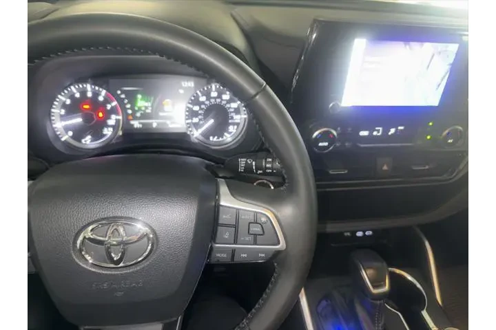 $34997 : Toyota Highlander 2023 AWD L image 6