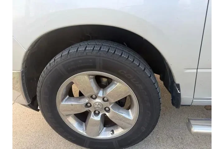 $14500 : Ram 1500 2018 4x4 SLT 4dr Cr image 9