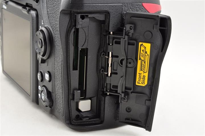 $1000 : FOR SALE:Sony PXW-X70,Nikon D8 image 3