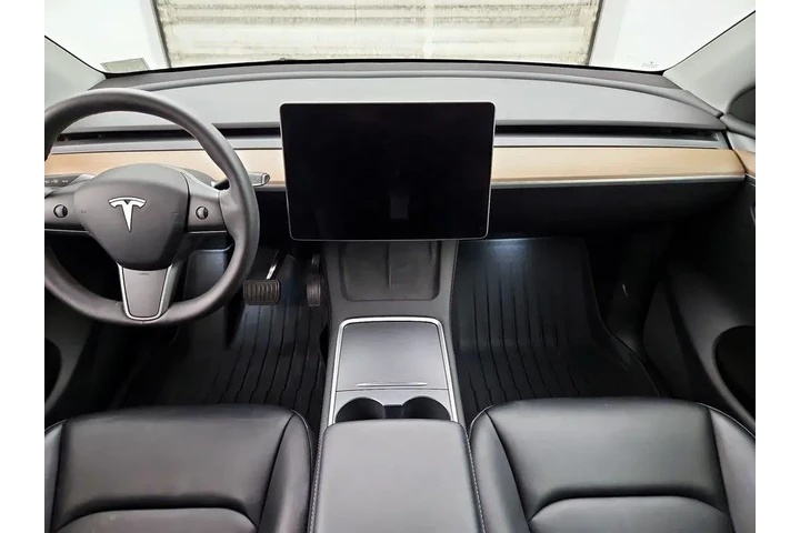 $37998 : Tesla Model Y 2023 AWD Long image 9