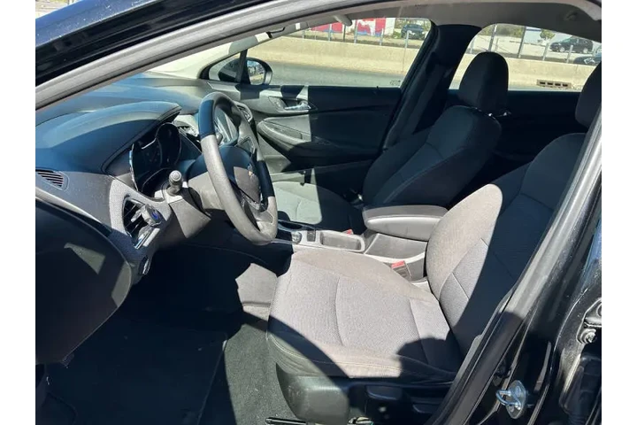 $6995 : 2018 Cruze LS Auto image 10