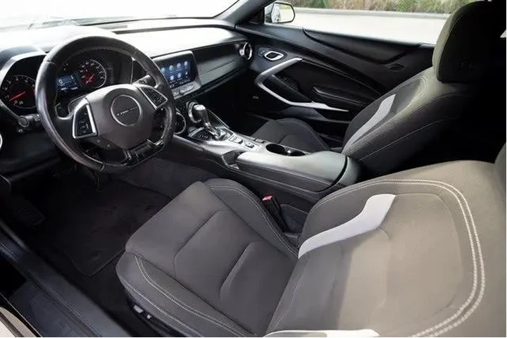 $30225 : Chevrolet Camaro 2020 LT1 2d image 7