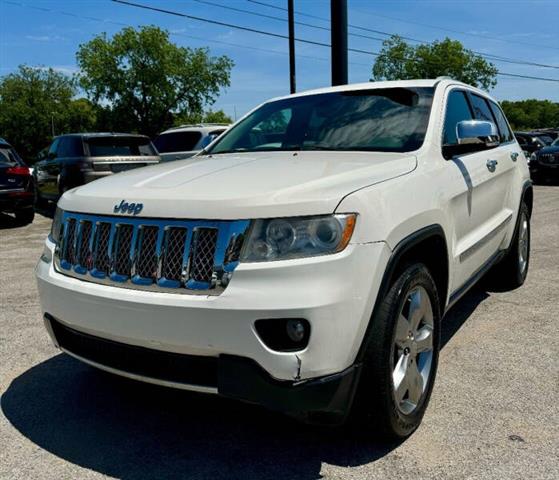 $6900 : 2011 Grand Cherokee Overland image 3