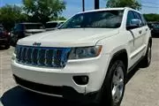 $6900 : 2011 Grand Cherokee Overland thumbnail