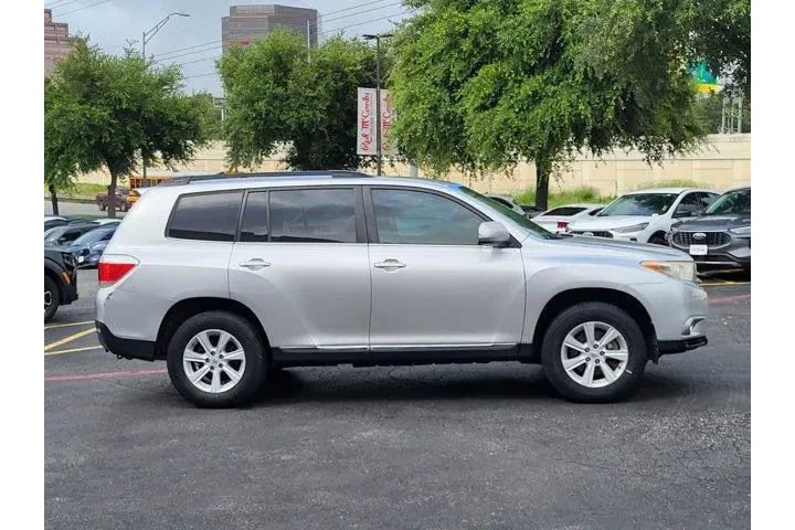 $12000 : Toyota Highlander 2013 Base image 6