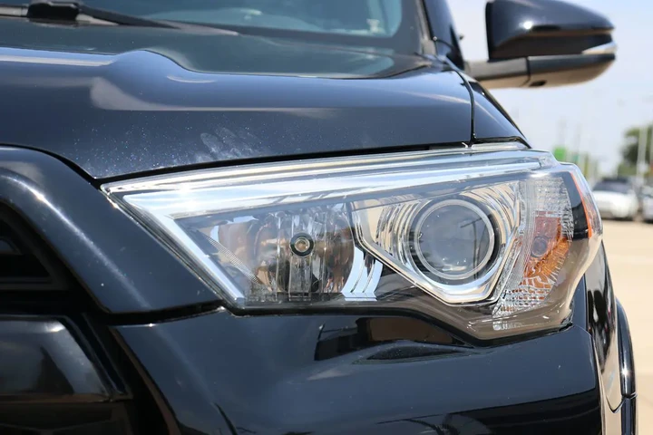 $30993 : 2020 4Runner Limited image 9
