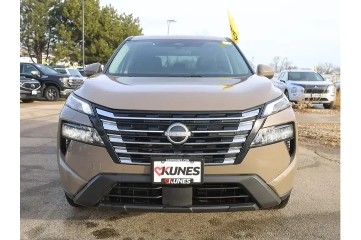 $23377 : Nissan Rogue 2025 AWD SV 4dr image 3