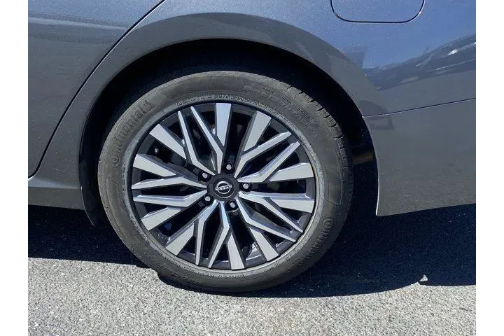 $17167 : Nissan Altima 2025 2.5 SV 4d image 9