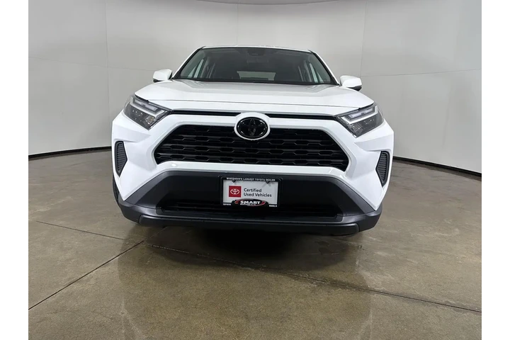 $31989 : Gold Certified 2024 RAV4 LE image 10