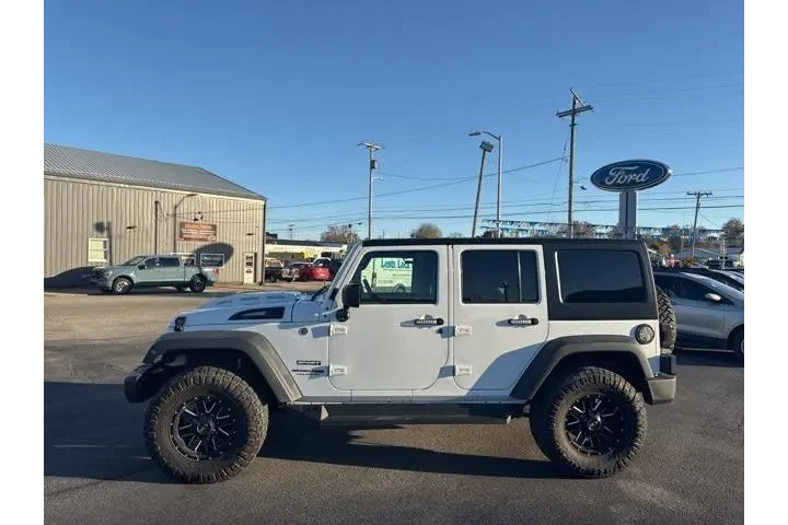 $20349 : Jeep Wrangler JK Unlimited 2 image 2