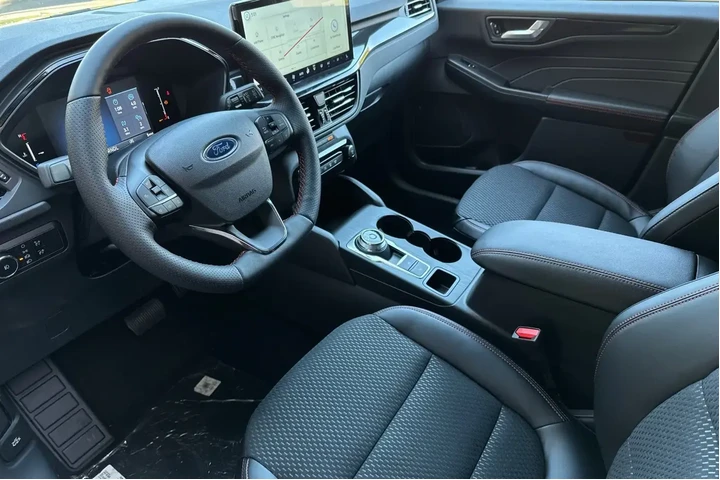 Ford Escape 2025 AWD ST-Line image 9