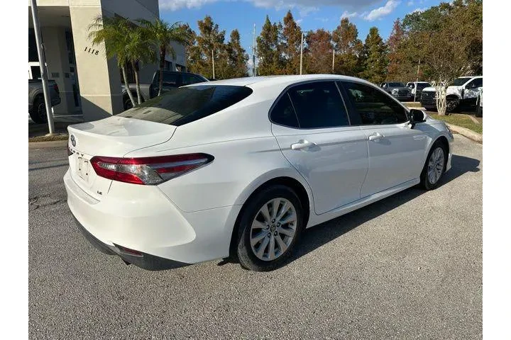 $18900 : Toyota Camry 2018 LE 4dr Sed image 3