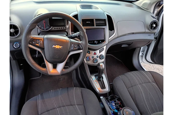 $4600 : 2016 chevrolet sonic LT image 8