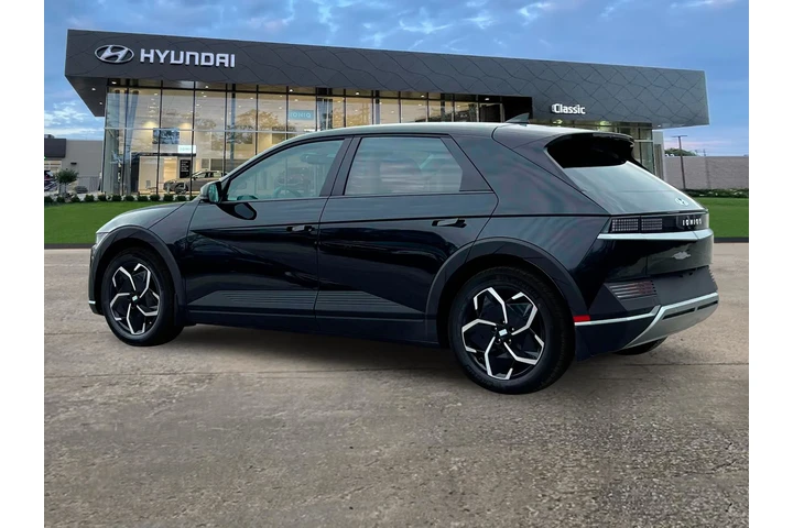 $26500 : Hyundai IONIQ 5 2024 AWD SEL image 4