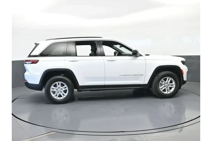 $31999 : Jeep Grand Cherokee 2025 4x2 image 7