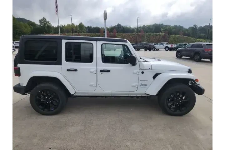 $29486 : Jeep Wrangler 2023 4x4 High image 4