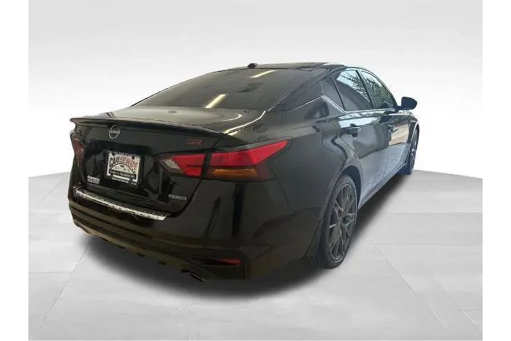 $24228 : Nissan Altima 2023 2.0 SR 4d image 6