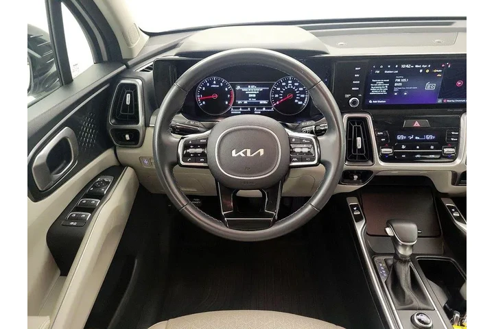 $27998 : Kia Sorento 2023 S 4dr SUV image 10