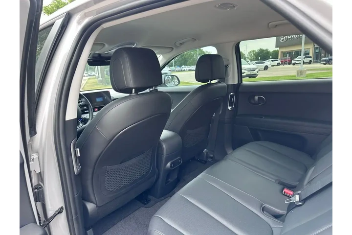 $32717 : Hyundai IONIQ 5 2026 SEL 4dr image 8