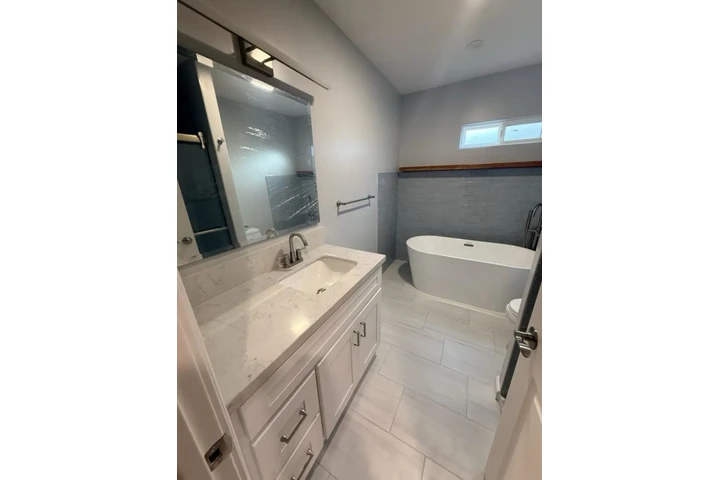 $2500 : 3 Bed 2Bat Home in South Gate image 9