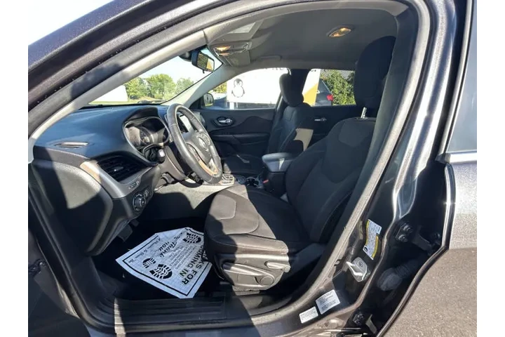 $7990 : 2015 Cherokee Latitude image 10
