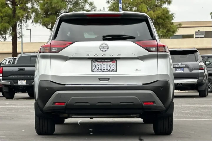 $19500 : Nissan Rogue 2023 SV 4dr Cro image 8