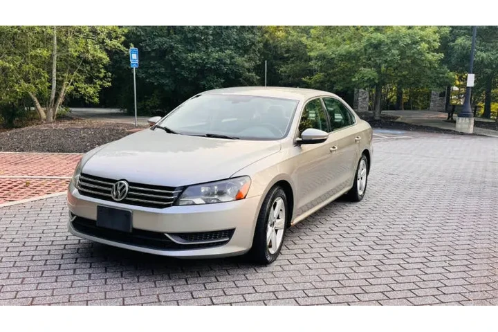 $3600 : 2012 Passat SE image 2