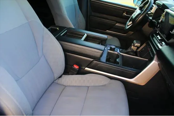 $38063 : Toyota Tundra 2022 4x2 SR5 4 image 6