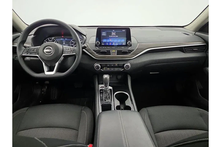 $20998 : Nissan Altima 2024 2.5 SV 4d image 9