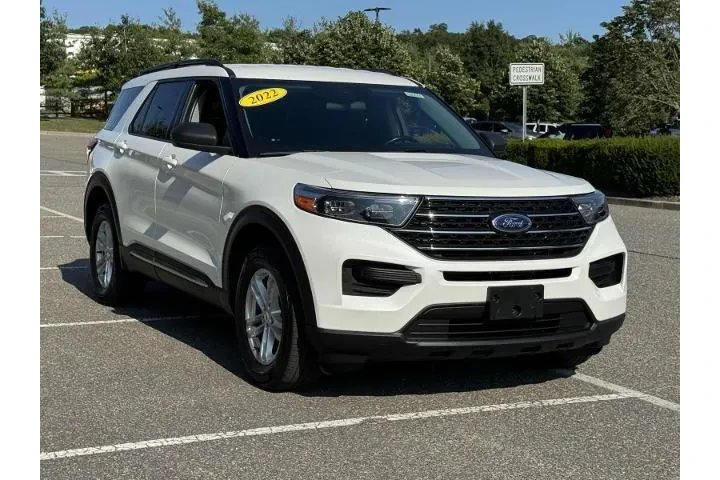 $29936 : Ford Explorer 2022 AWD XLT 4 image 2