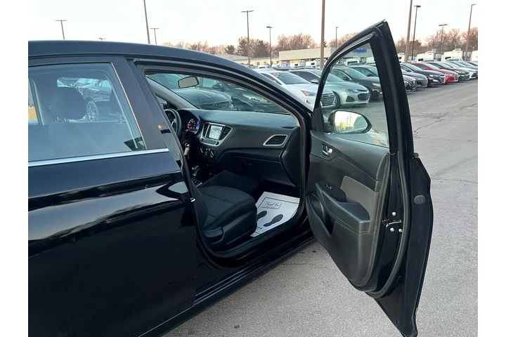 $10980 : 2019 Accent SEL Sedan Auto image 5