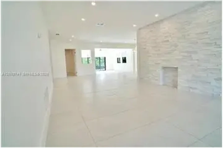$9900 : Rental property with 4 bedro image 9