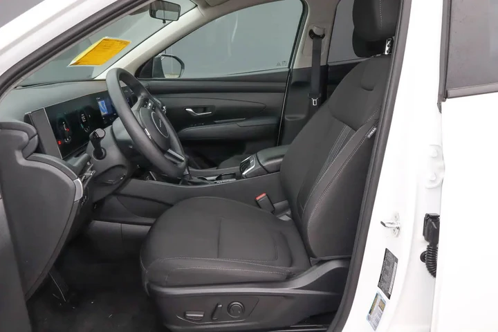 $22988 : 2025 Tucson SEL FWD image 7