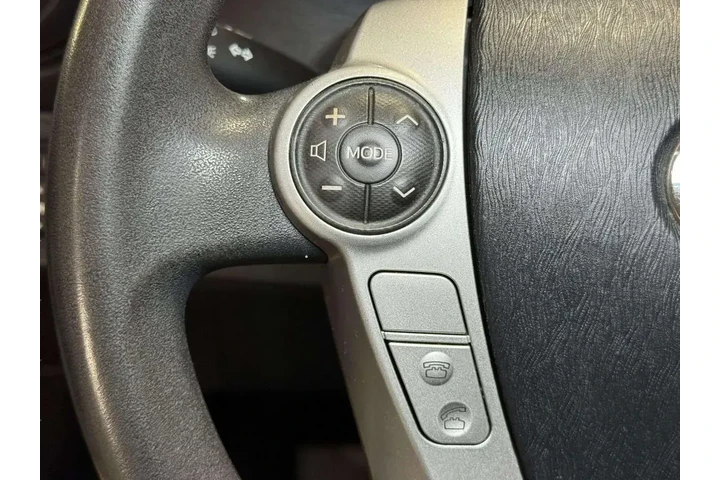 $13495 : Toyota Prius c 2014 Four 4dr image 9