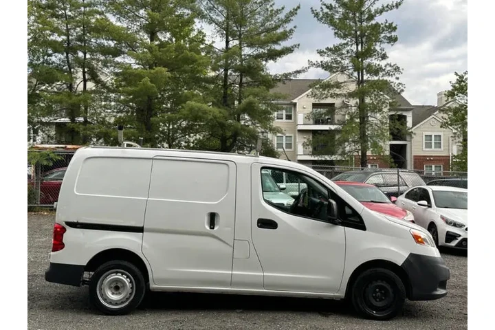 $11990 : 2018 NV200 image 8