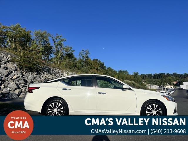 $13758 : PRE-OWNED 2020 NISSAN ALTIMA image 9