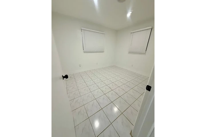 $900 : Esta hermosa casa renovada image 7