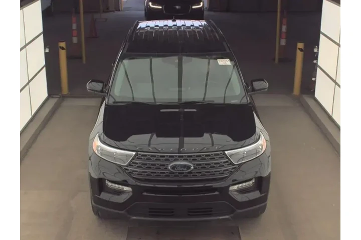 $32299 : Ford Explorer 2023 AWD XLT 4 image 3