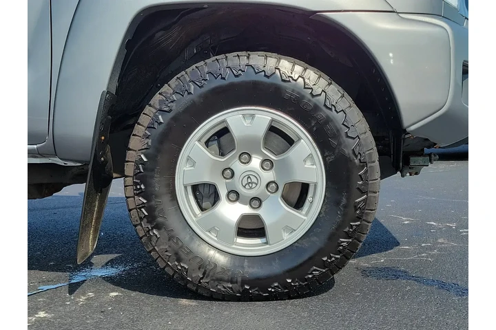 $27494 : Toyota Tacoma 2014 4x4 V6 4d image 5