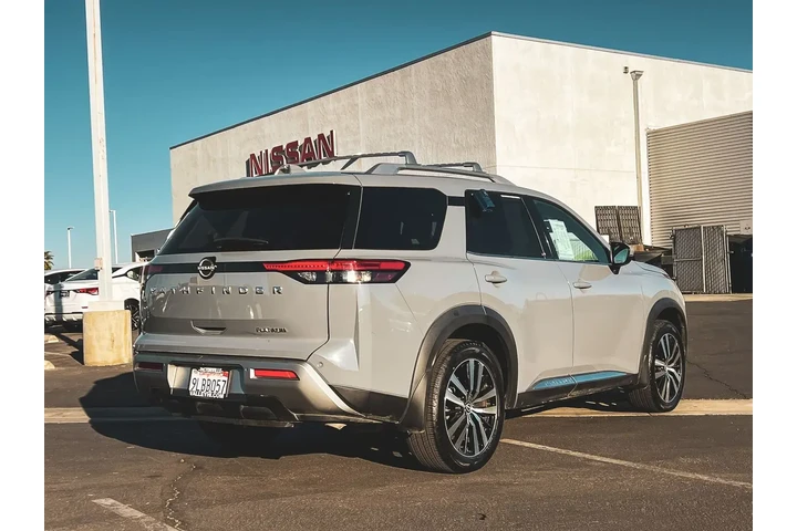 $37728 : Nissan Pathfinder 2024 Plati image 7