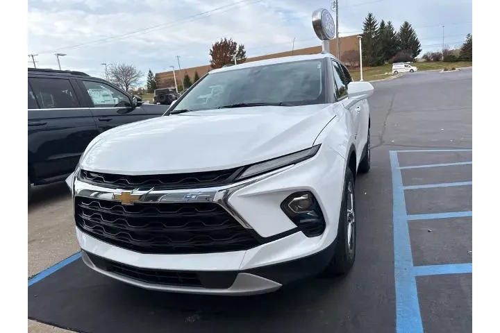 $29531 : Chevrolet Blazer 2023 AWD LT image 2