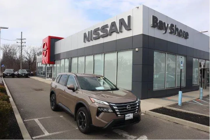 $23308 : Nissan Rogue 2025 AWD SV 4dr image 2