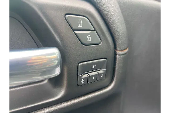 $34815 : GMC Sierra 1500 2020 4x4 AT4 image 8