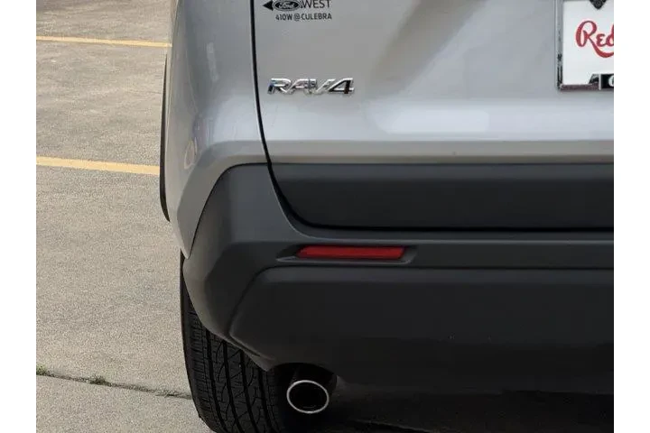 $27836 : Toyota RAV4 2025 AWD LE 4dr image 8