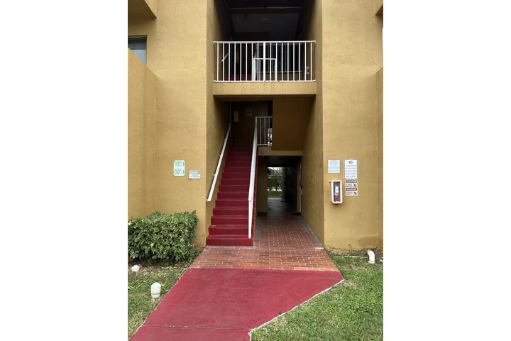 $2050 : Condo 2/1 For Rent image 8